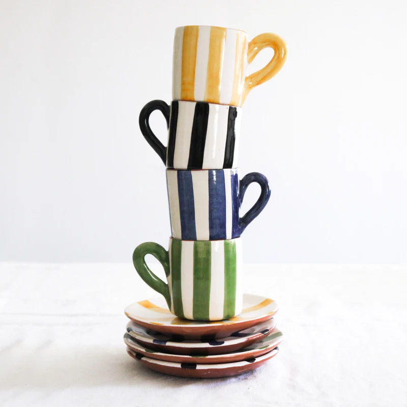 Taza de Espresso y Plato con Rayas Verticales