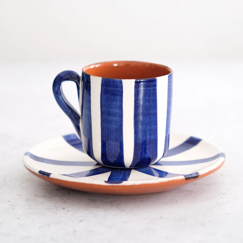 Taza de Espresso y Plato con Rayas Verticales