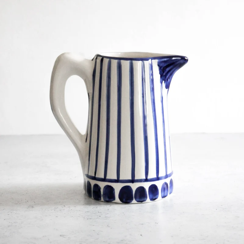 Jarra tradicional en azul 0,9L