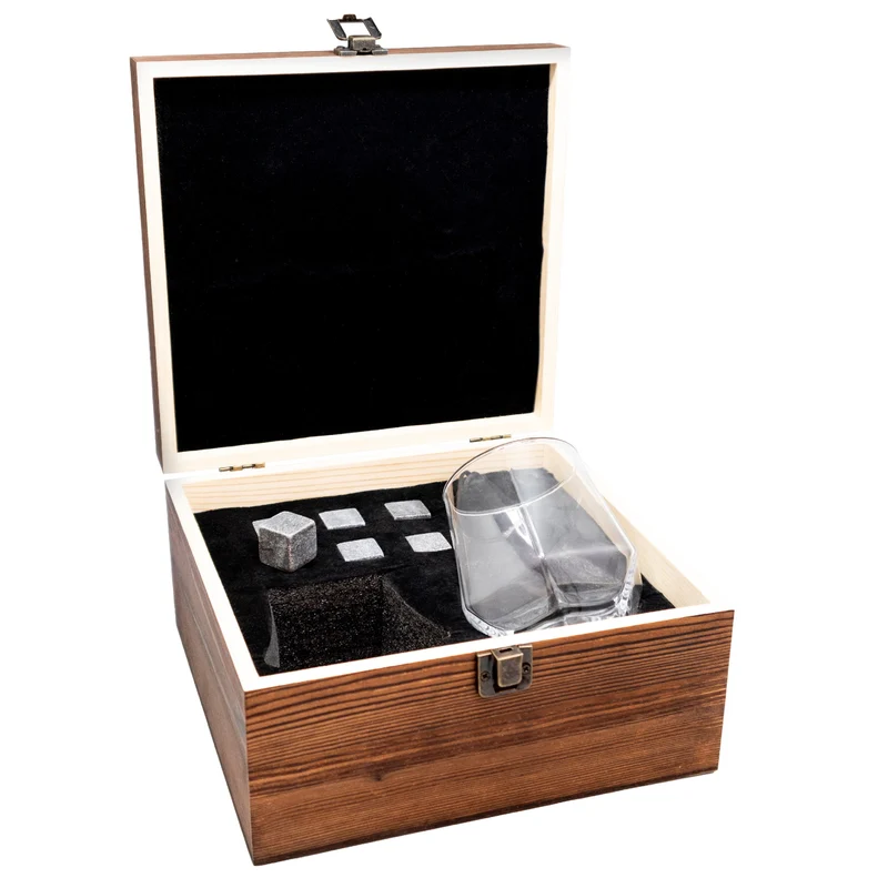 Set de whisky con copas y piedras en caja de madera