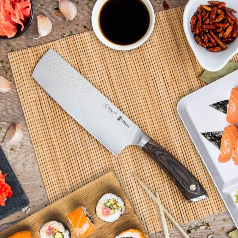 Cuchillo Nakiri Usuba 3 Claveles Sakura 17 cm – Hoja Martillada 3Cr13 y Mango Pakka