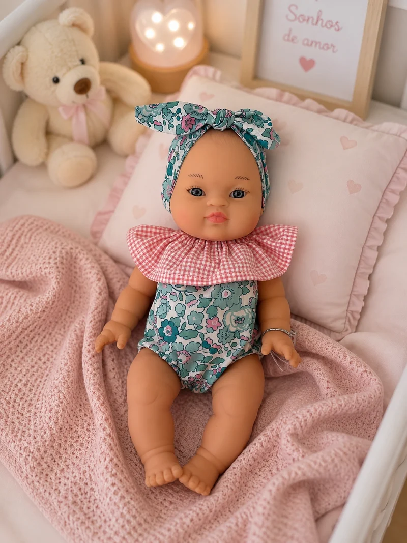 Boneca Gordis Europeia Olhos Azuis