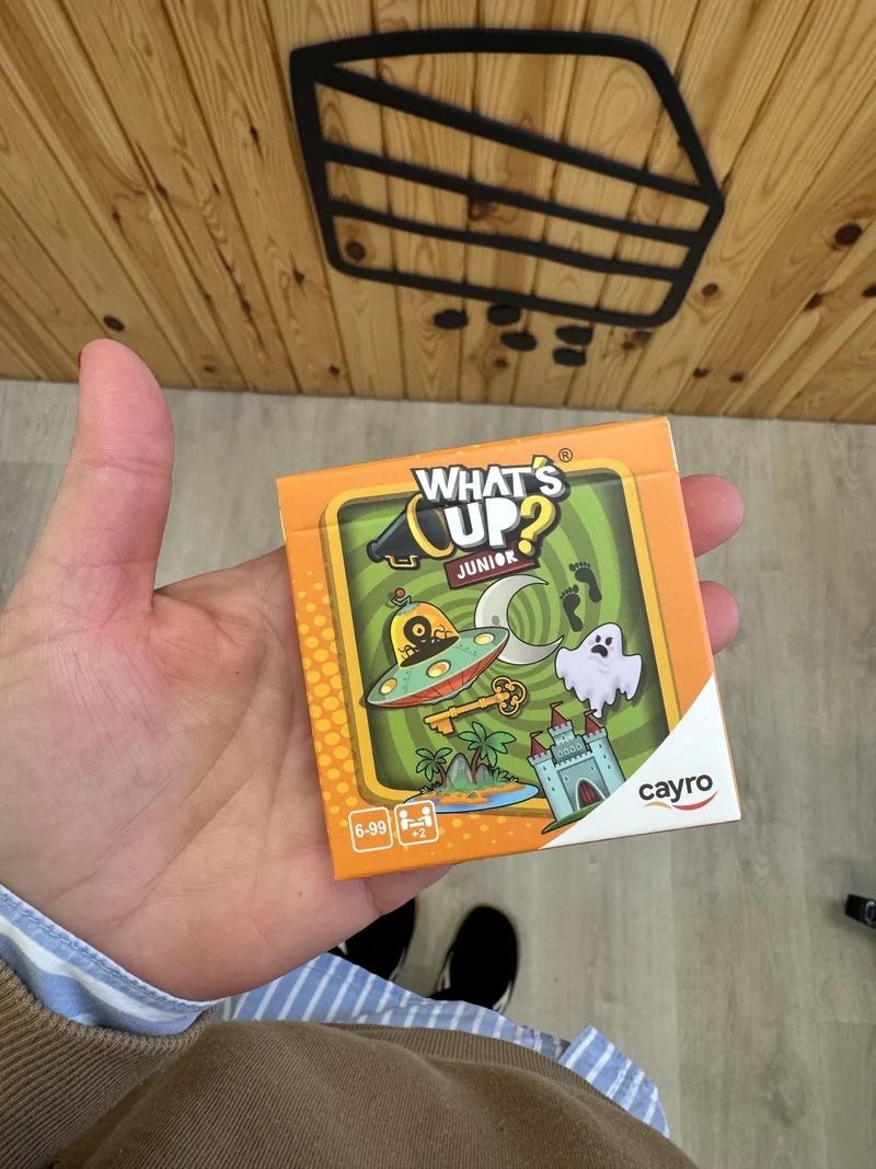 What’s up Junior Mini · Cayro