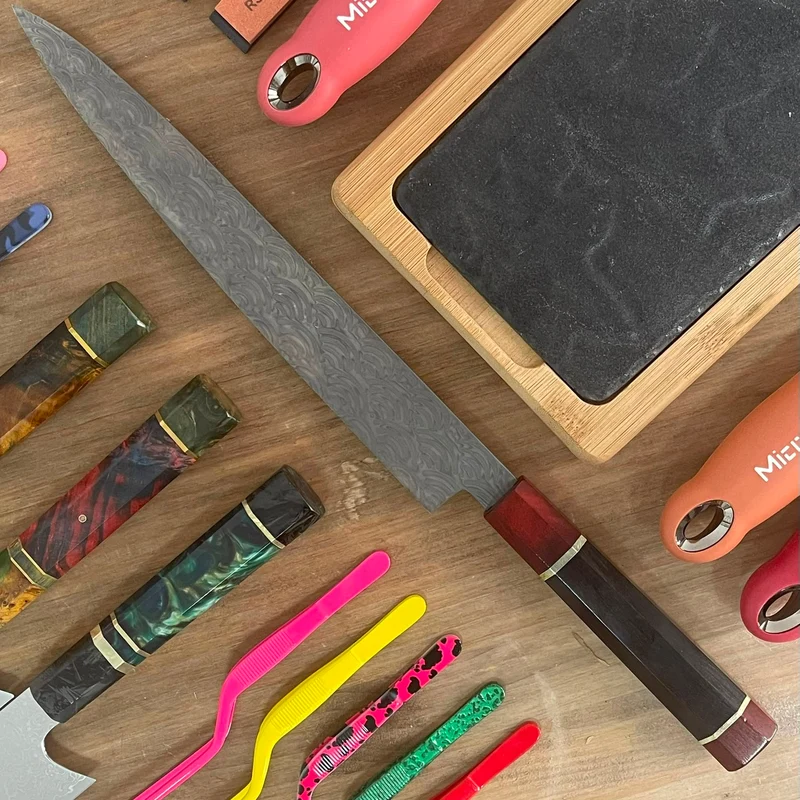 Cuchillo Sashimi Damascus 110 Capas | Hoja 28 cm Acero Damasco | Mango Ébano