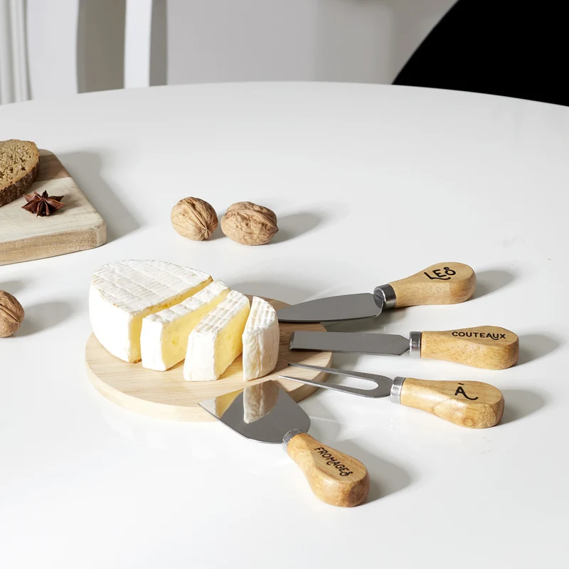 Juego de 4 cuchillos para queso y tabla de cortar