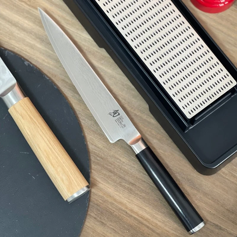 Cuchillo Utilitario Shun Classic 15cm Acero Damasco Kai DM-0701