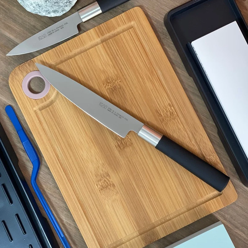 Cuchillo Utilitario Kai Wasabi Black 15cm Japonés Multiuso